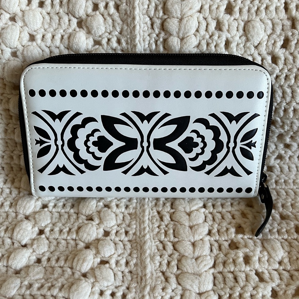 Vera Bradley Laser-Cut Accordion Wallet Fanfare
